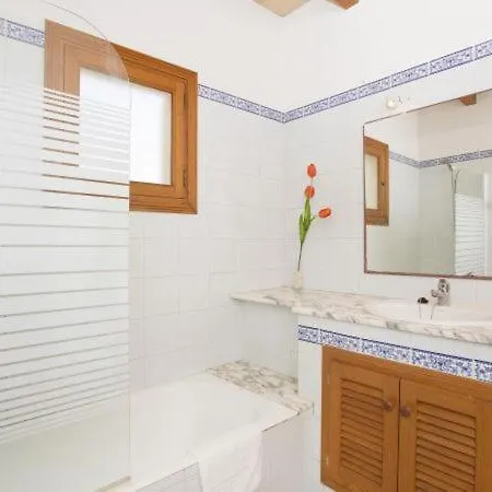 Villa Sleeps 8 With Pool Air Con And Wifi *