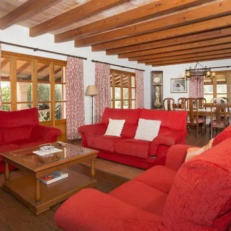Villa Sleeps 8 With Pool Air Con And Wifi *